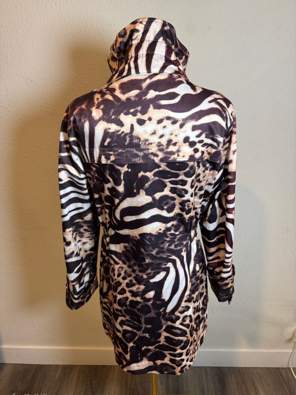 Puli Animal Print Anorak Jacket with Contrast Blue Lining size Small - Picture 4 of 16